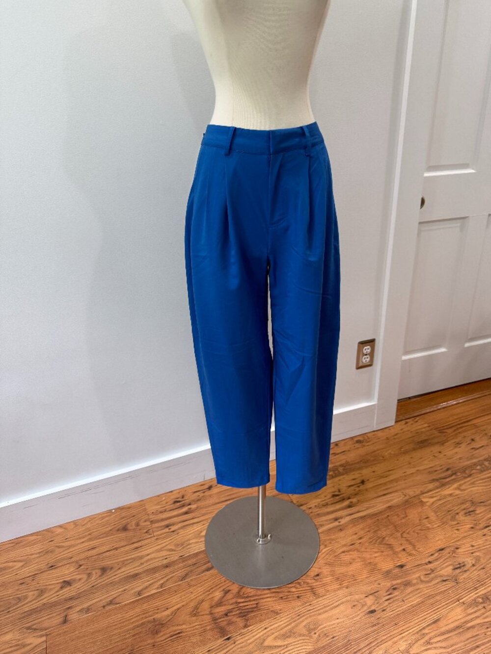Free People Tapered Barrel Leg Trousers NWT Cobalt Blue Size 0
